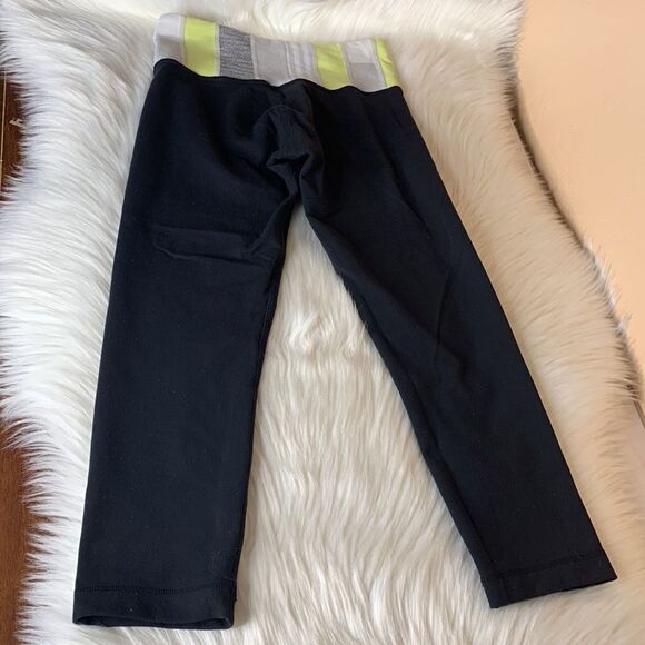 Lululemon Wunder Under Crop *Reversible Size 2 - Picture 5 of 14